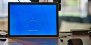 Microsoft issues fix as Windows 10 bug puts PCs into ‘lockdown’