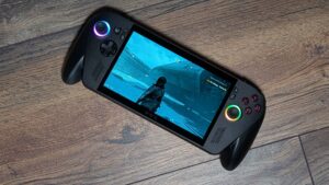 So much for Xbox full screen experience, it looks like the ROG Xbox Ally X might get much better performance on Linux with faux-SteamOS operating system Bazzite